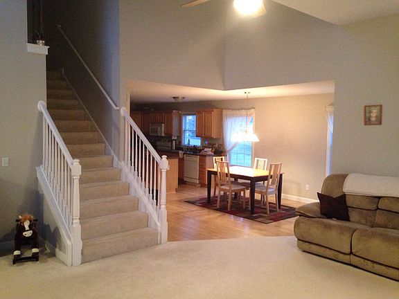 5th image of 181 Nicole Dr