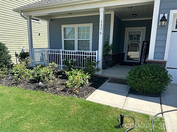 5th image of 1376 Whistling Ln