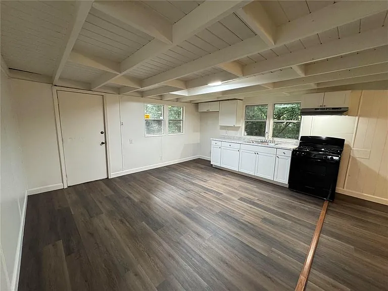 2855 Gill Rd — Photo 11