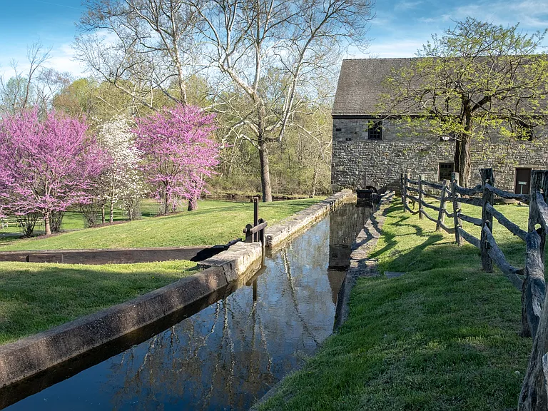 George Washingtons Old Grist Mill & Distillery