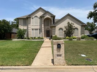 616 Natchez Ct, Hurst, TX 76054