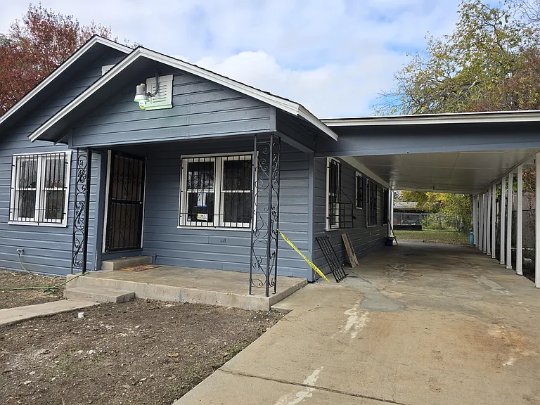 339 Leroux St — Photo 3
