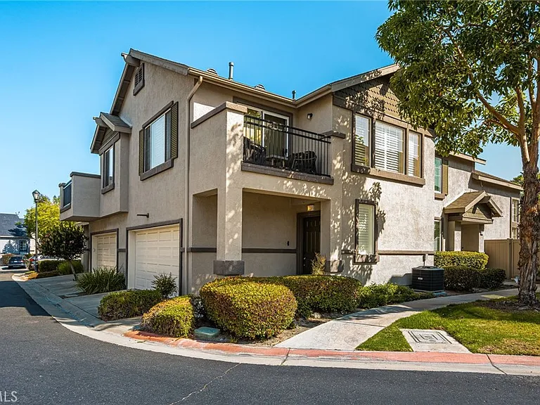 3441 E Berkshire Ct — Photo 1