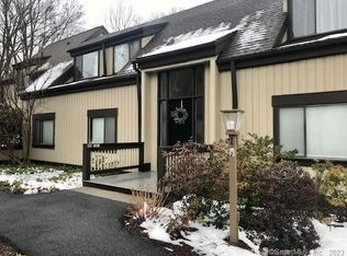 562 Heritage Vlg #E, Southbury, CT 06488