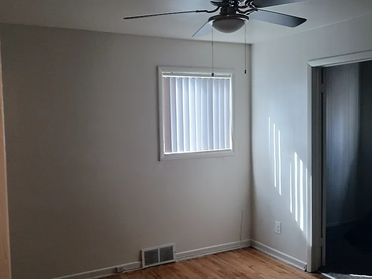 18411 Meyers Rd — Photo 9