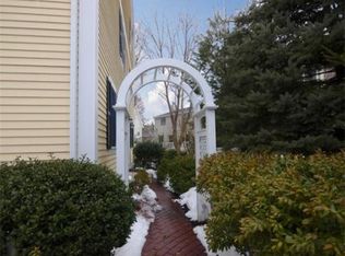 6 Larkin Rd, Brookline, MA 02467