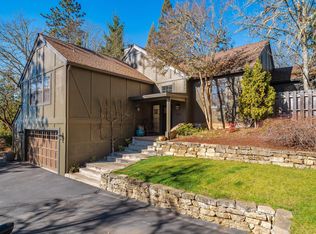 1741 NE Sunset Ln, Grants Pass, OR 97526
