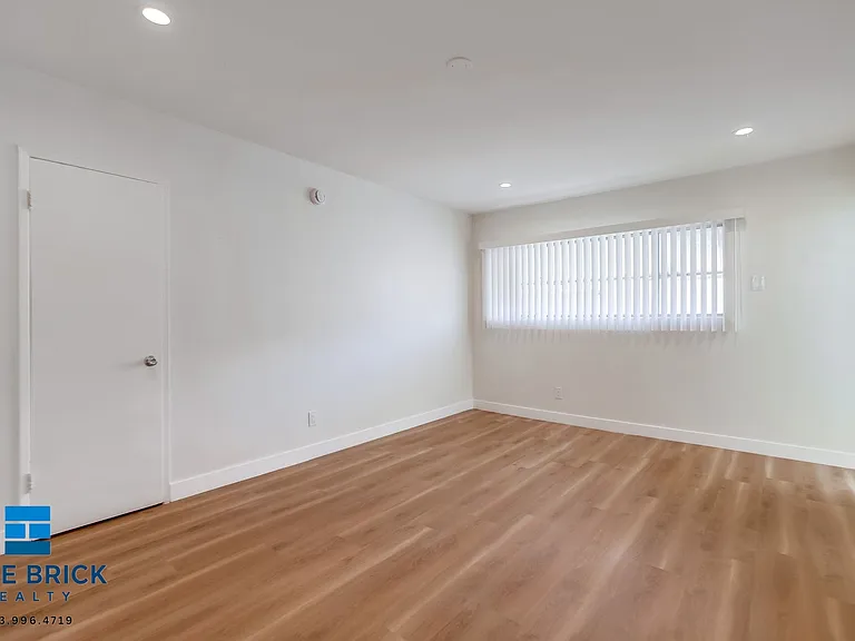 5415 Corteen Pl #22 — Photo 16