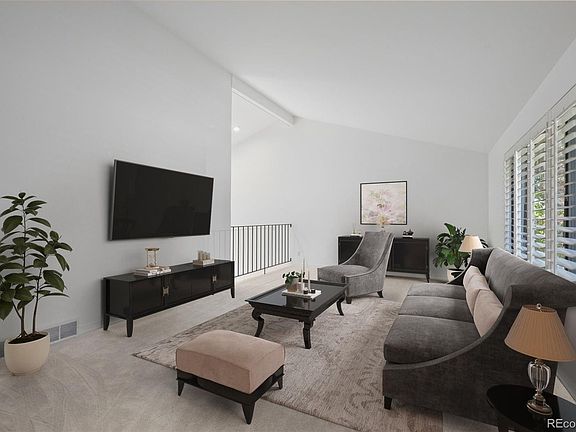 4th image of 7053 S Oneida Circle