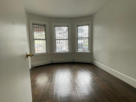 5th image of 111 Clendenny Ave Floor 1