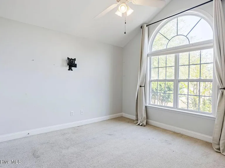 8637 Plantation Landing Dr — Photo 18