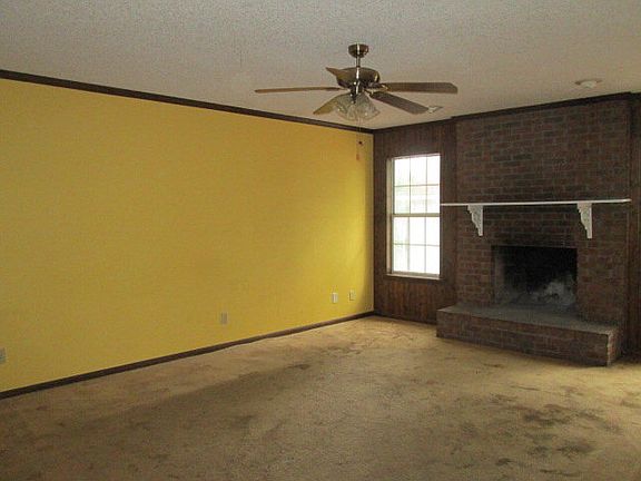 2nd image of 2701 Lowndes Dr
