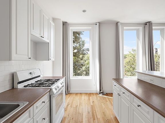 4th image of 47 Lincoln Pl #2B