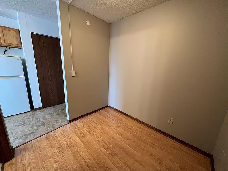 2535 Clinton Ave — Photo 5