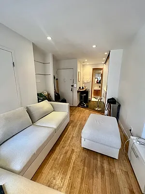 Rented by R New York | media 2