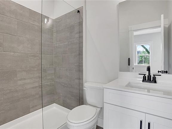 4th image of 121 Bridgecrest Rd #26