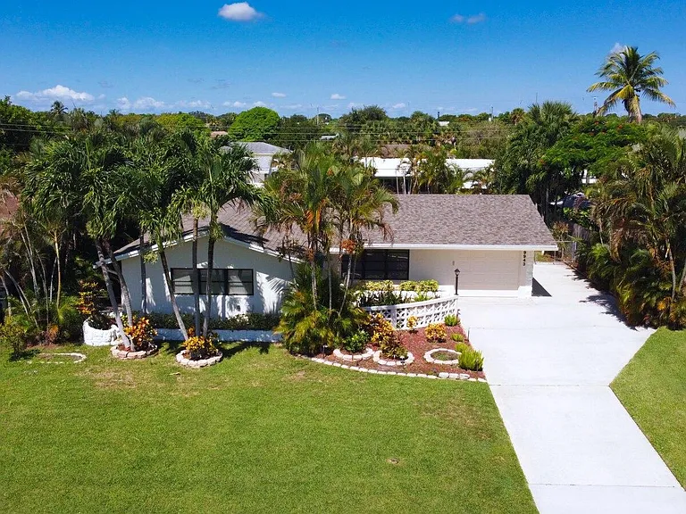 9943 Daphne Ave — Photo 10