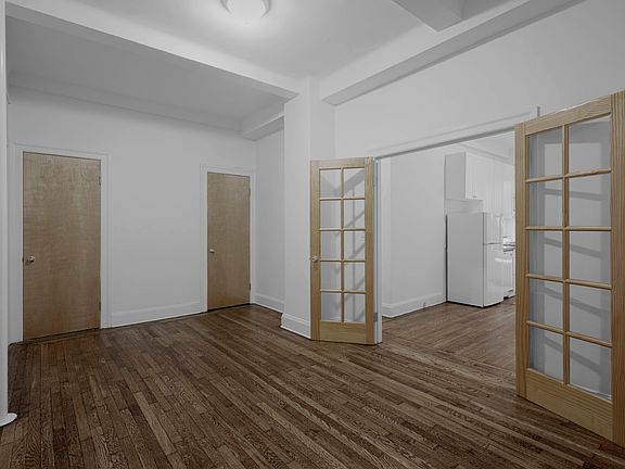 5th image of 19 W 69th St APT 401