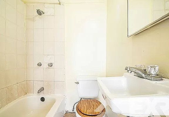 5th image of 624 Myrtle Ave #3R
