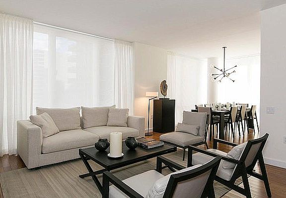 3rd image of 160 W 62nd St APT 28C
