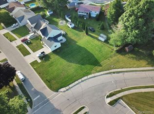 10 School House Dr, Imlay City, MI 48444