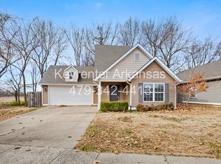 1481 S Holland Dr, Fayetteville, AR 72704