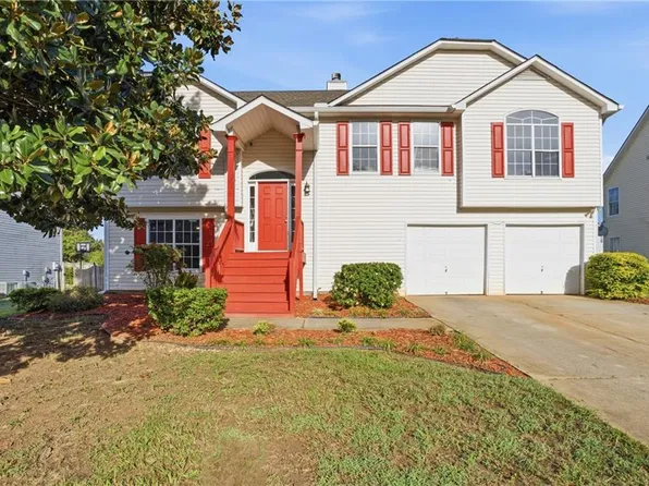 10700 Barberry Dr, Hampton, GA 30228