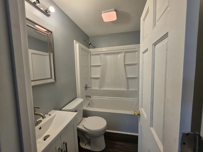 1653 W 10th Pl — Photo 5
