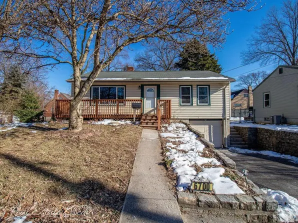 6700 Ridgefield Dr, Cincinnati, OH 45224