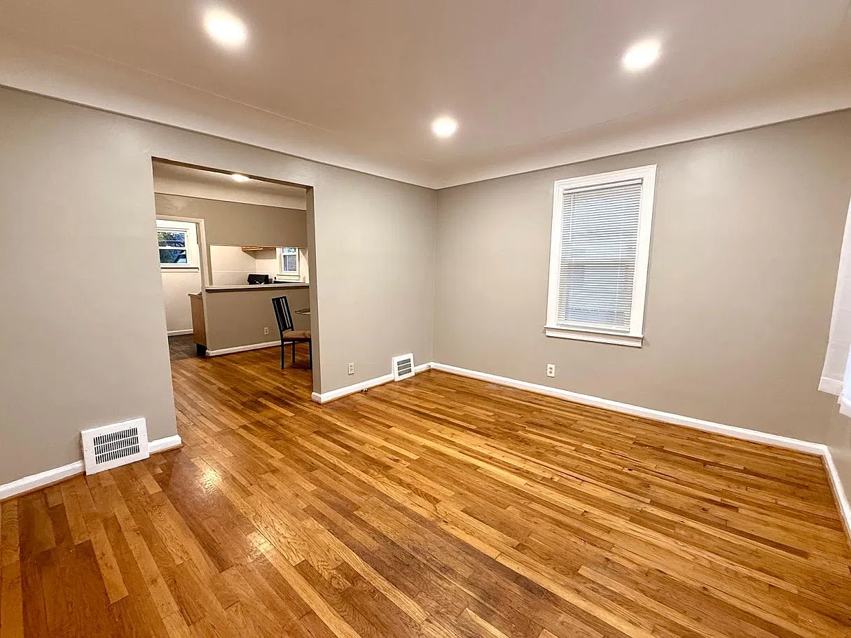 3 bed, 993 sqft, $1,345 — Photo 4