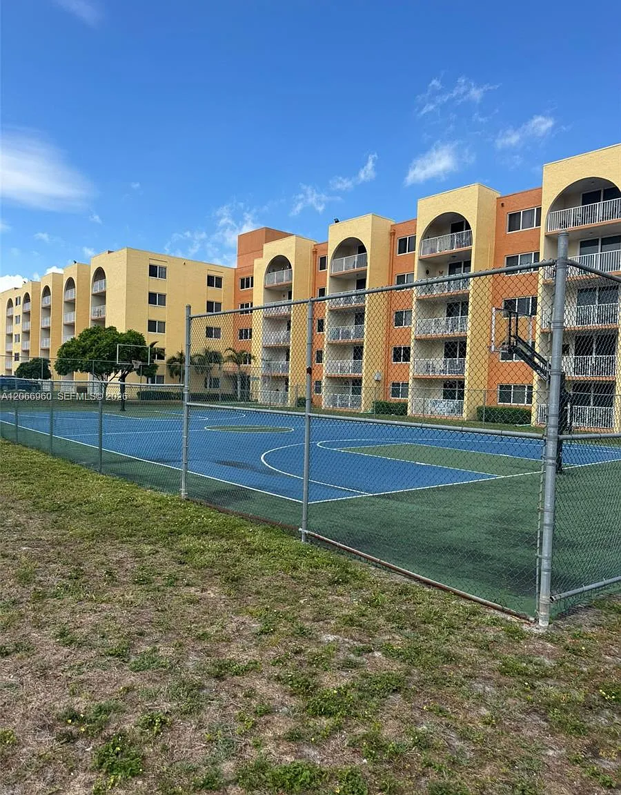 Coral Gate West Condo — Photo 4