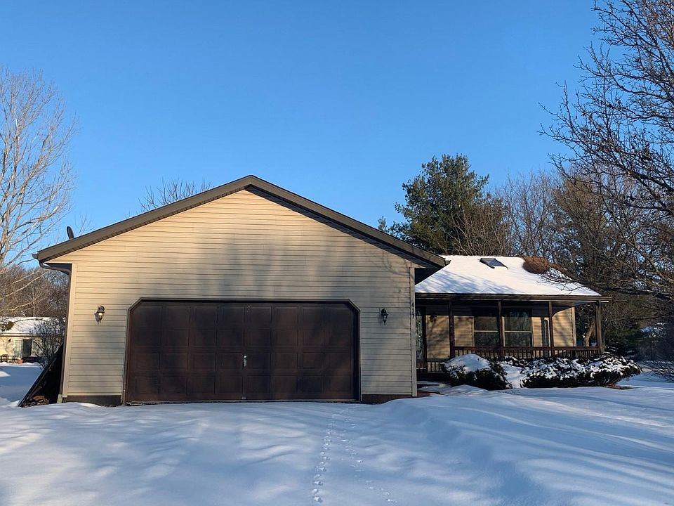 1st image of 417 Staffordshire Dr NE