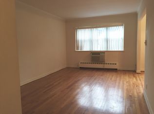 2304 Hoyt Ave N #2B, Astoria, NY 11102