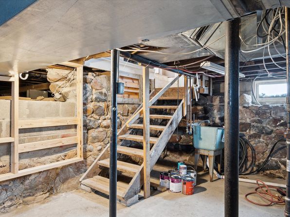 2020 Nicholson Rd, Fowlerville, MI 48836