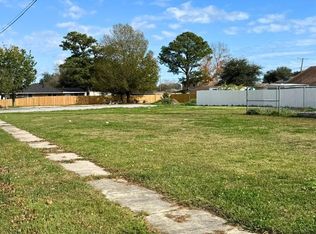 801 E Judge Perez Dr, Chalmette, LA 70043
