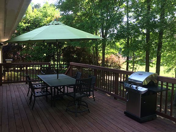 Deck perfect for entertainment and relax