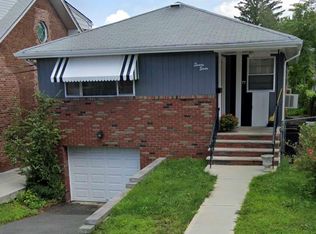 77 Centre Pl, Palisades Park, NJ 07650