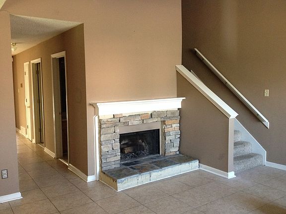 3rd image of 1834 Winship Dr