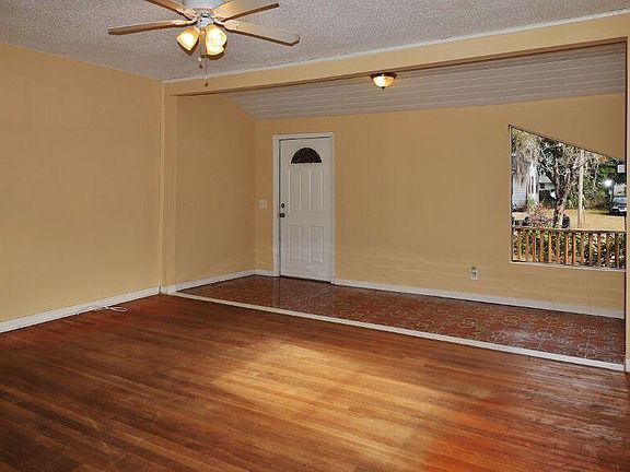 2nd image of 850 Gardenia Ln