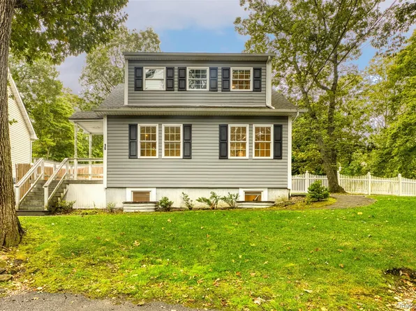 16 Ozone Road, Rocky Point, NY 11778