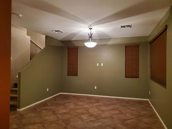 5th image of 1724 W Green Thicket Way