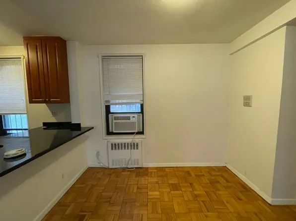 110 Bank Street 1A image 7 of 7