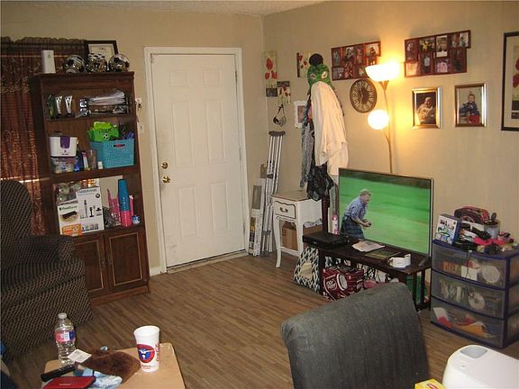 4th image of 1002 Rosewood Hills Dr