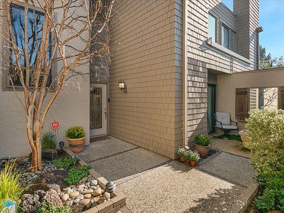 3rd image of 1668 White Creek Ln
