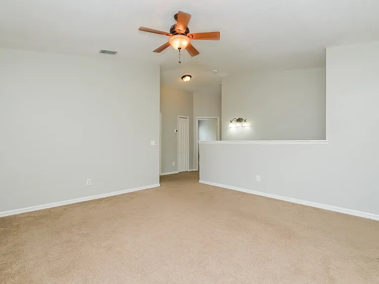 10621 Navigation Dr — Photo 8