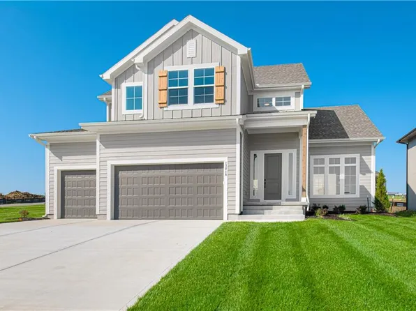17218 S Heatherwood St, Olathe, KS 66062