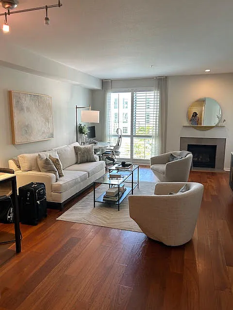 1 bed, 1.5 bath, 893 sqft, $3,150 — Photo 3