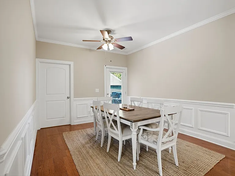 211 Louisville Dr — Photo 8