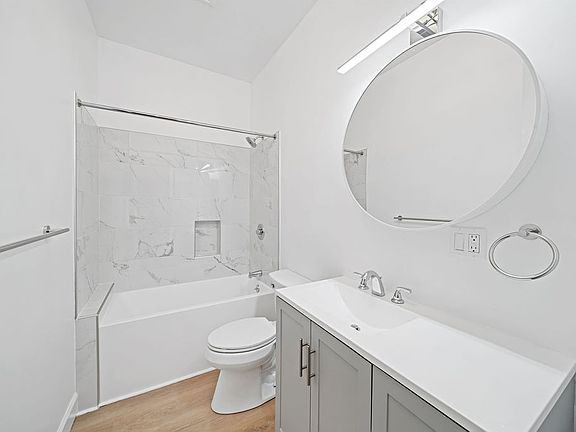 4th image of 140 Noe St