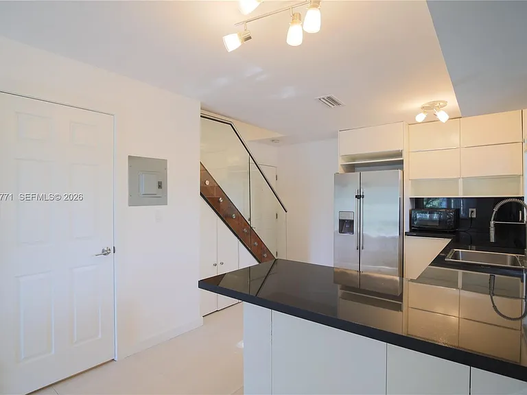 3239 W Trade Ave #9 — Photo 3